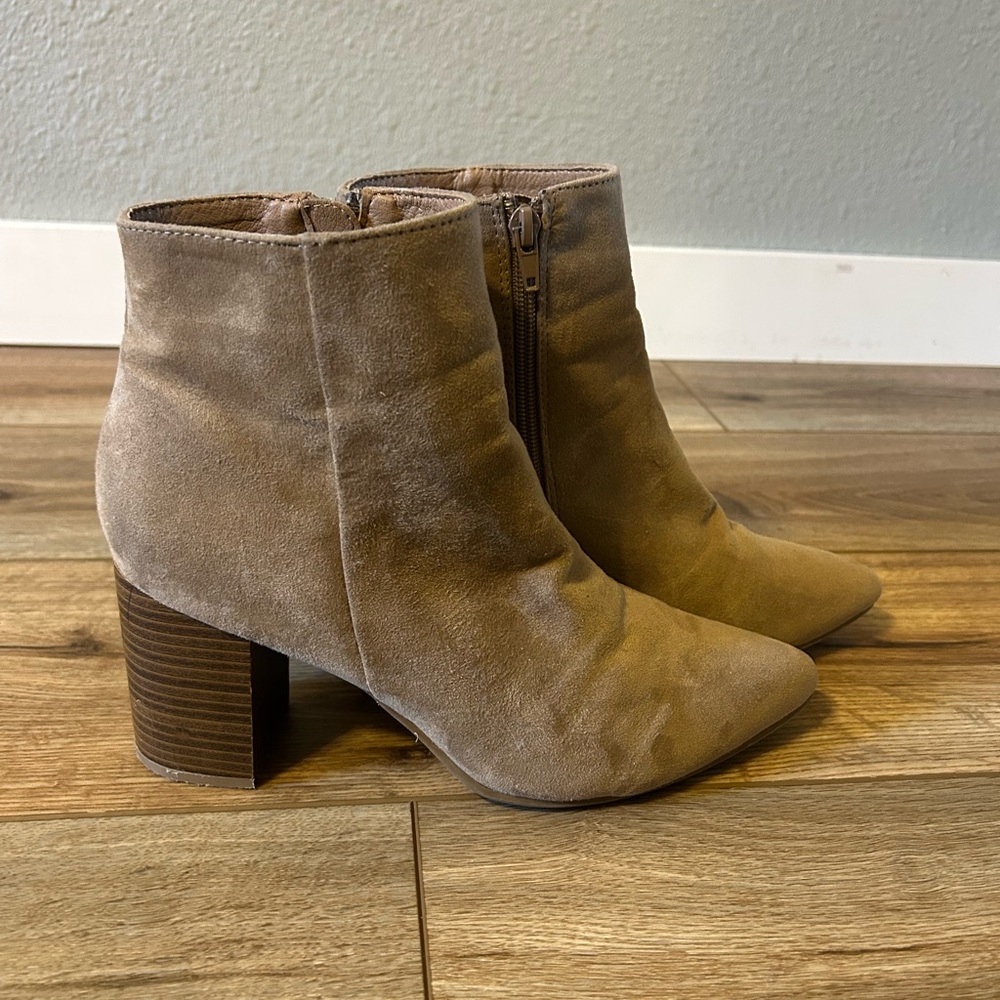 Shoe Dazzle Brown Ankle Booties